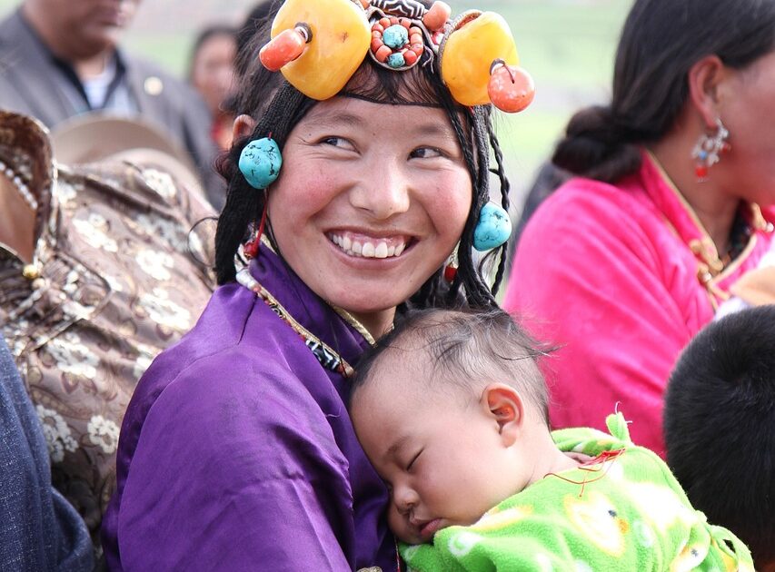 Les 30 aspirantes au titre de Miss Tourisme ethnique du Vietnam 2025 célèbrent la richesse de la gastronomie du Nord-Ouest
