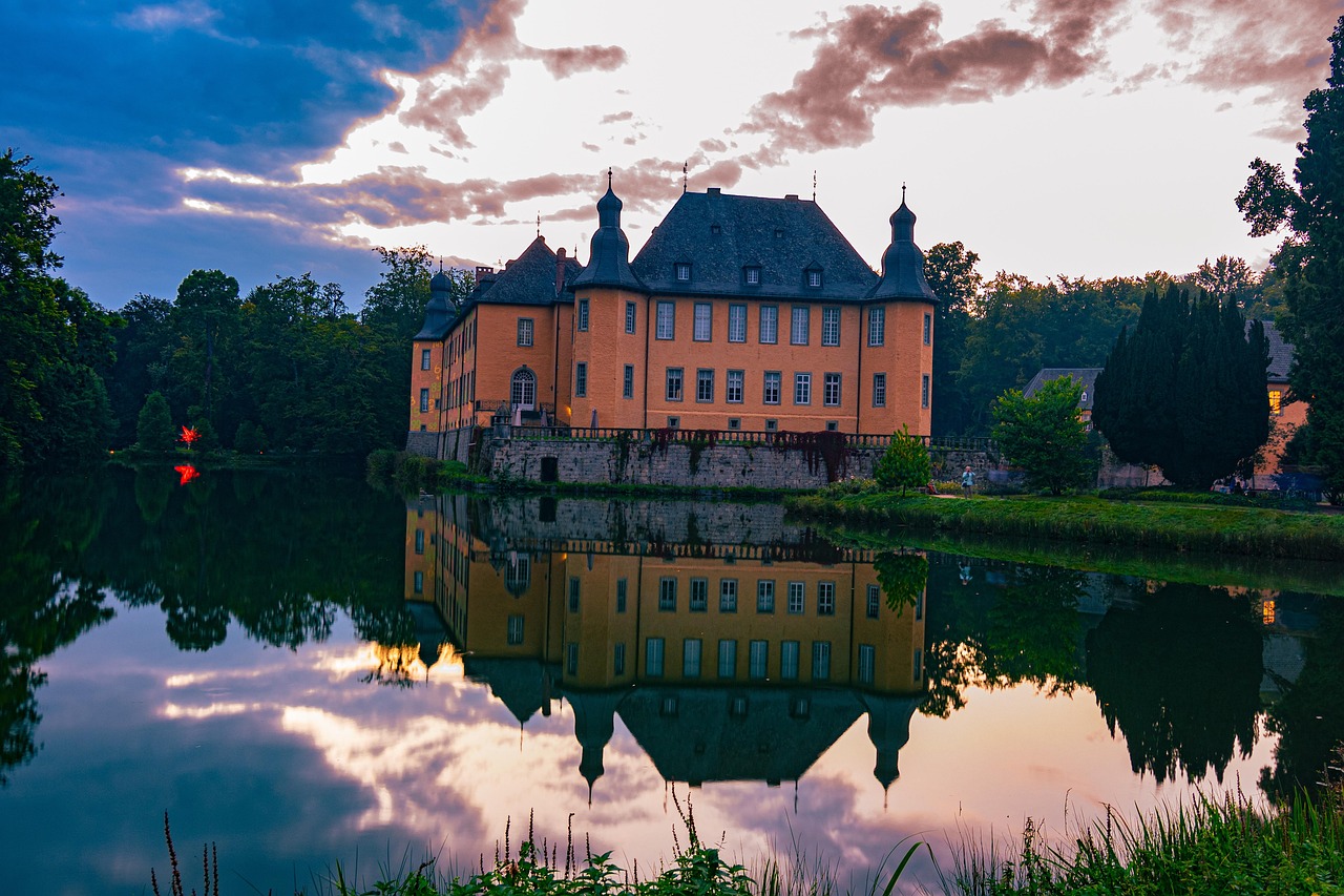 découvrez le schloss roxburghe hotel en écosse, un établissement historique offrant un hébergement élégant, un service exceptionnel et une expérience inoubliable au cœur des paysages écossais.