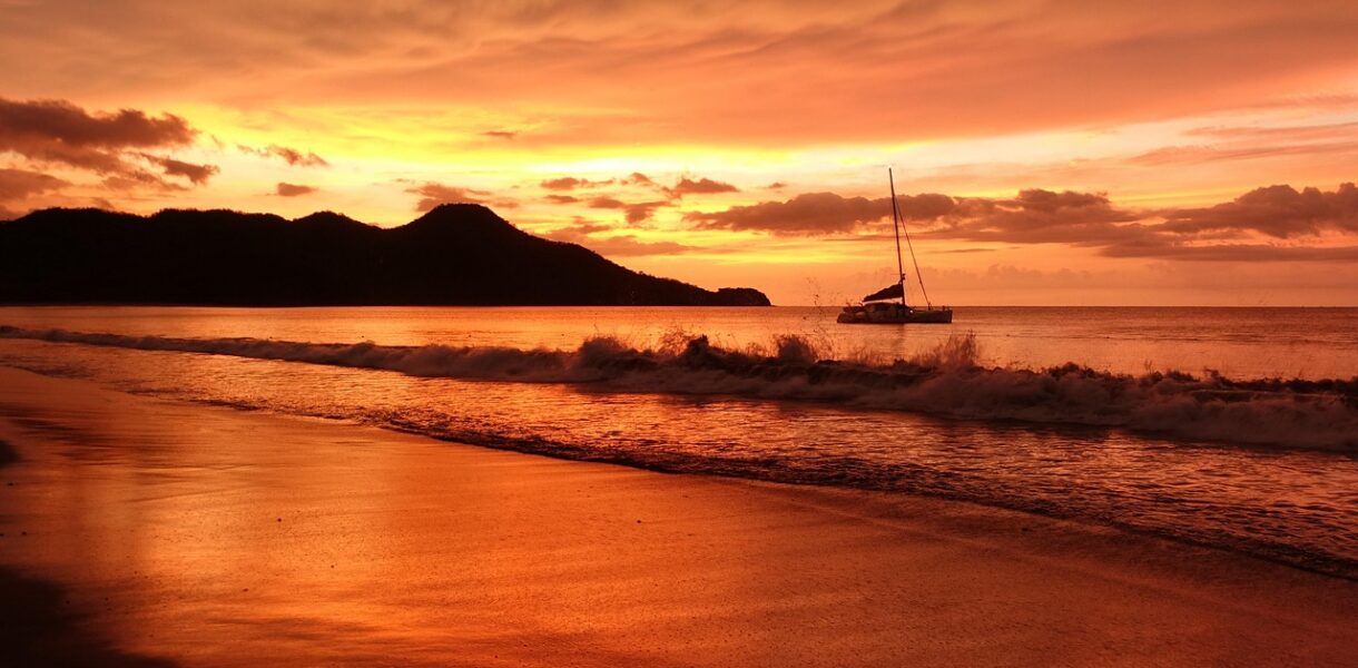 d&eacute;couvrez nos conseils essentiels pour voyager au costa rica : meilleures p&eacute;riodes, astuces locales, s&eacute;curit&eacute; et incontournables &agrave; visiter pour un s&eacute;jour r&eacute;ussi.