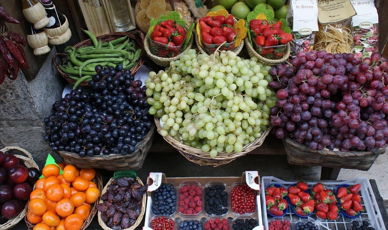 explorez l'impact de la gastronomie sur le d&eacute;veloppement touristique, entre traditions culinaires et exp&eacute;riences uniques pour les voyageurs.