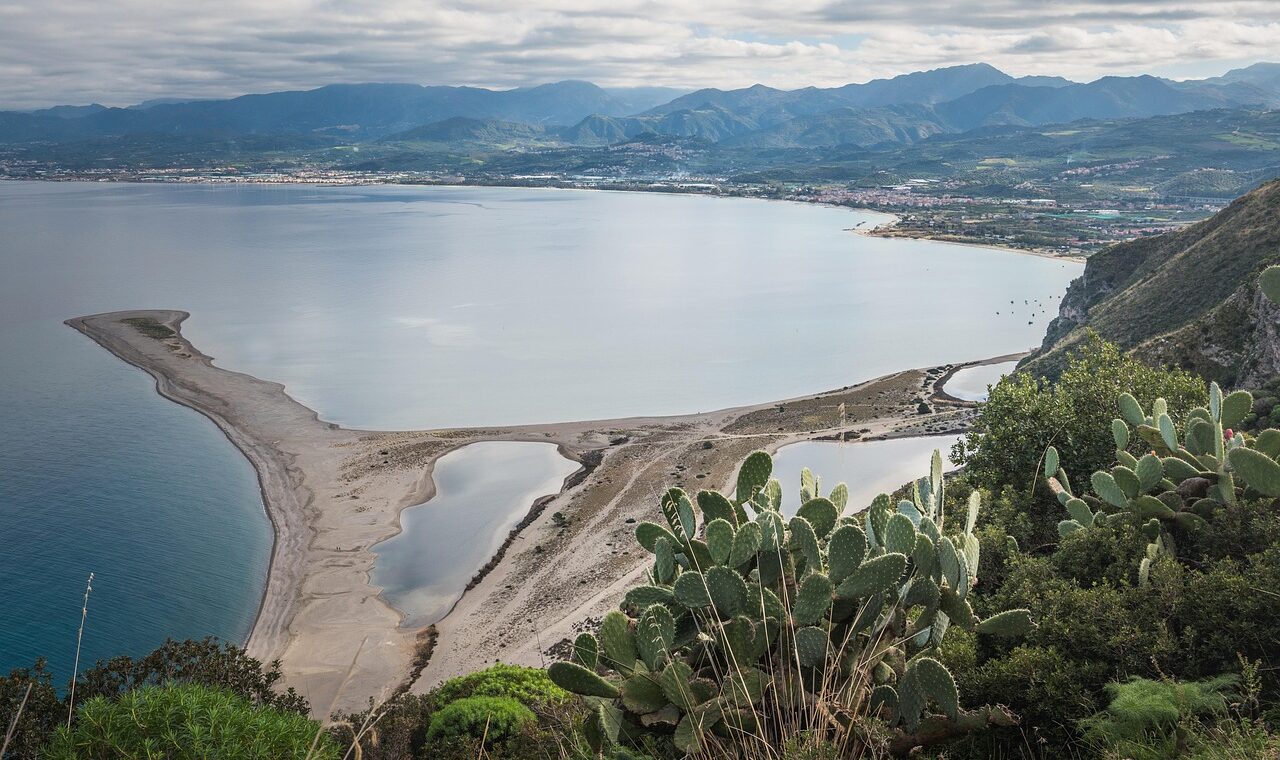 d&eacute;couvrez l'italie, un pays riche en histoire, culture, gastronomie et paysages magnifiques, id&eacute;al pour des voyages m&eacute;morables.