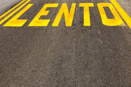 d&eacute;couvrez le slow travel, une approche de voyage responsable et immersive qui privil&eacute;gie le temps, la d&eacute;couverte locale et le respect de l'environnement.