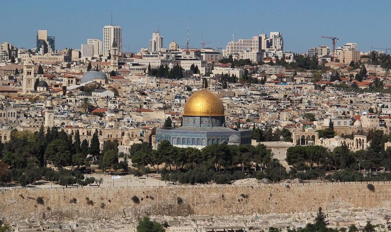 d&eacute;couvrez le tourisme en isra&euml;l : un voyage fascinant entre sites historiques, paysages vari&eacute;s et cultures riches. explorez des villes embl&eacute;matiques, des merveilles naturelles et une gastronomie unique.