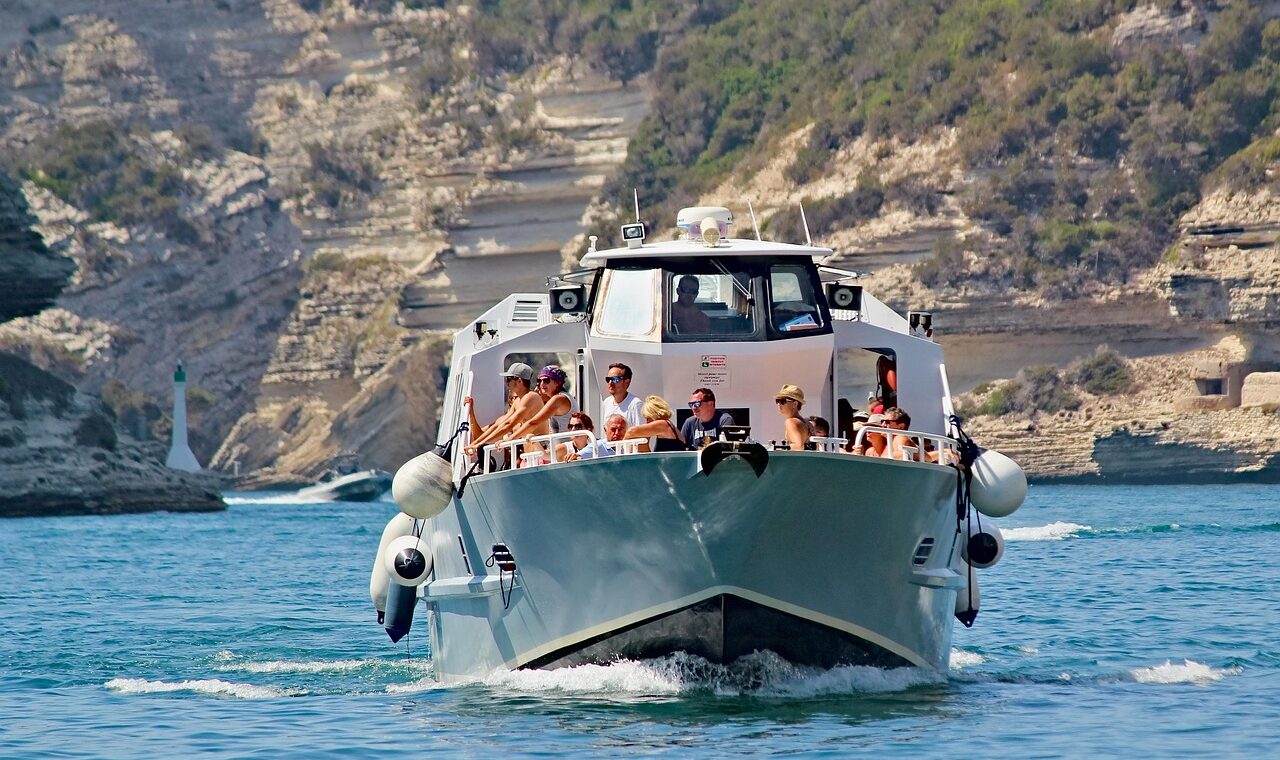 d&eacute;couvrez le tourisme d'aventure : des exp&eacute;riences uniques alliant exploration, sensations fortes et immersion en pleine nature pour les passionn&eacute;s de d&eacute;couverte.