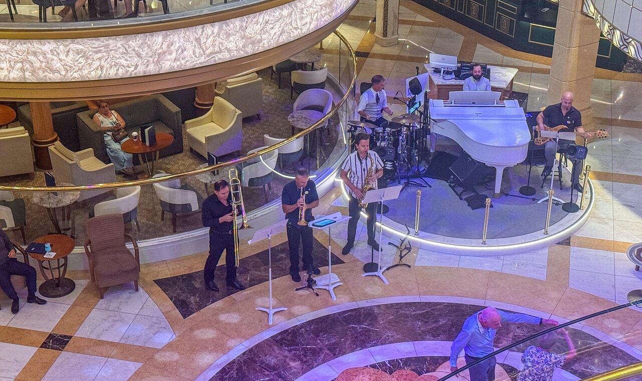 d&eacute;couvrez des exp&eacute;riences de tourisme de luxe exclusives alliant confort, &eacute;l&eacute;gance et services haut de gamme pour des s&eacute;jours inoubliables.