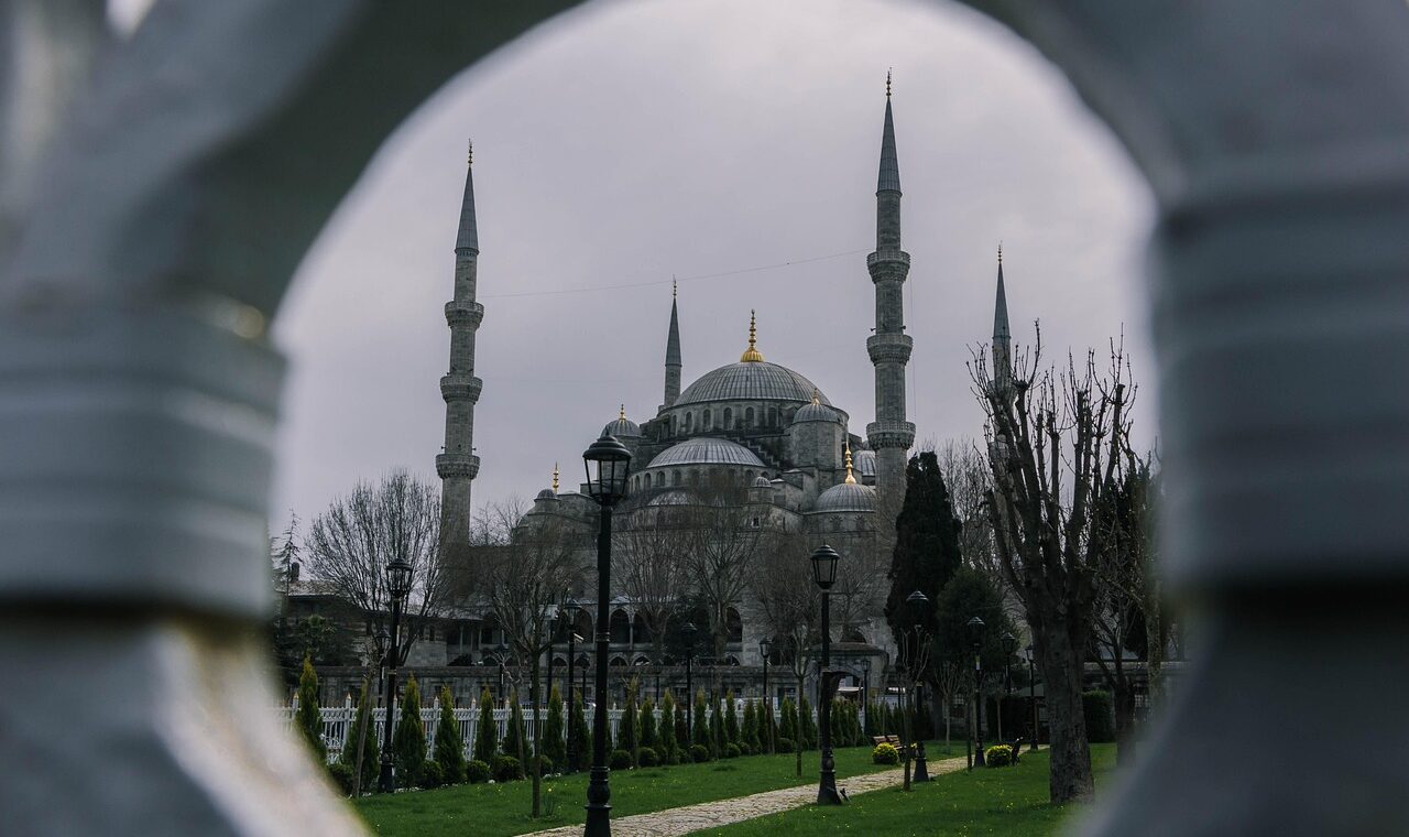 d&eacute;couvrez l'h&eacute;ritage riche et les traditions qui fa&ccedil;onnent notre identit&eacute; culturelle &agrave; travers le temps.