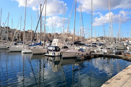 d&eacute;couvrez des conseils et astuces pour un voyage durable, respectueux de l'environnement et des cultures locales, afin de minimiser votre impact &eacute;cologique tout en profitant pleinement de vos aventures.