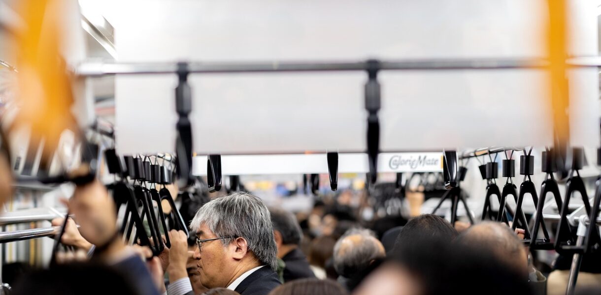 découvrez les voyages en train en irlande : explorez les paysages magnifiques, profitez d'un confort optimal et découvrez les villes emblématiques irlandaises en toute simplicité.