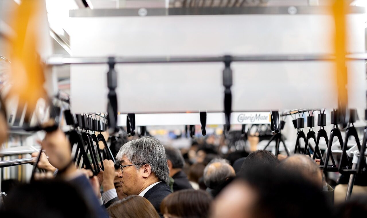 d&eacute;couvrez les voyages en train en irlande : explorez les paysages magnifiques, profitez d'un confort optimal et d&eacute;couvrez les villes embl&eacute;matiques irlandaises en toute simplicit&eacute;.