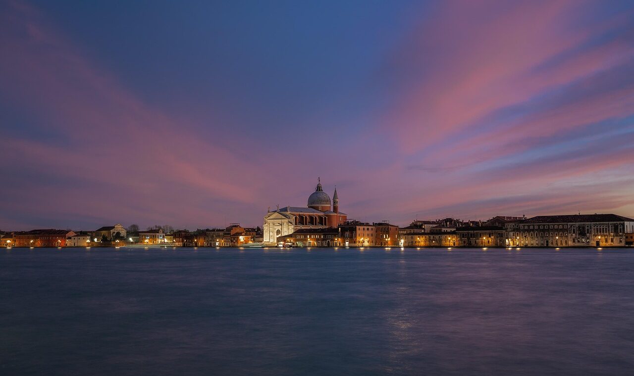 d&eacute;couvrez comment voyager &agrave; venise sans vous ruiner gr&acirc;ce &agrave; nos astuces et conseils pour un s&eacute;jour &eacute;conomique inoubliable.