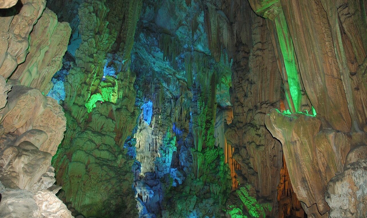 d&eacute;couvrez le tourisme en chine : ses paysages magnifiques, sa culture riche et son histoire mill&eacute;naire pour un voyage inoubliable.