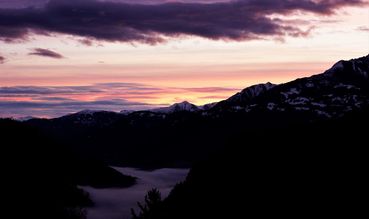 d&eacute;couvrez la vall&eacute;e du lot-et-garonne, une r&eacute;gion riche en paysages naturels, patrimoine historique et saveurs gourmandes, id&eacute;ale pour des vacances authentiques en pleine nature.