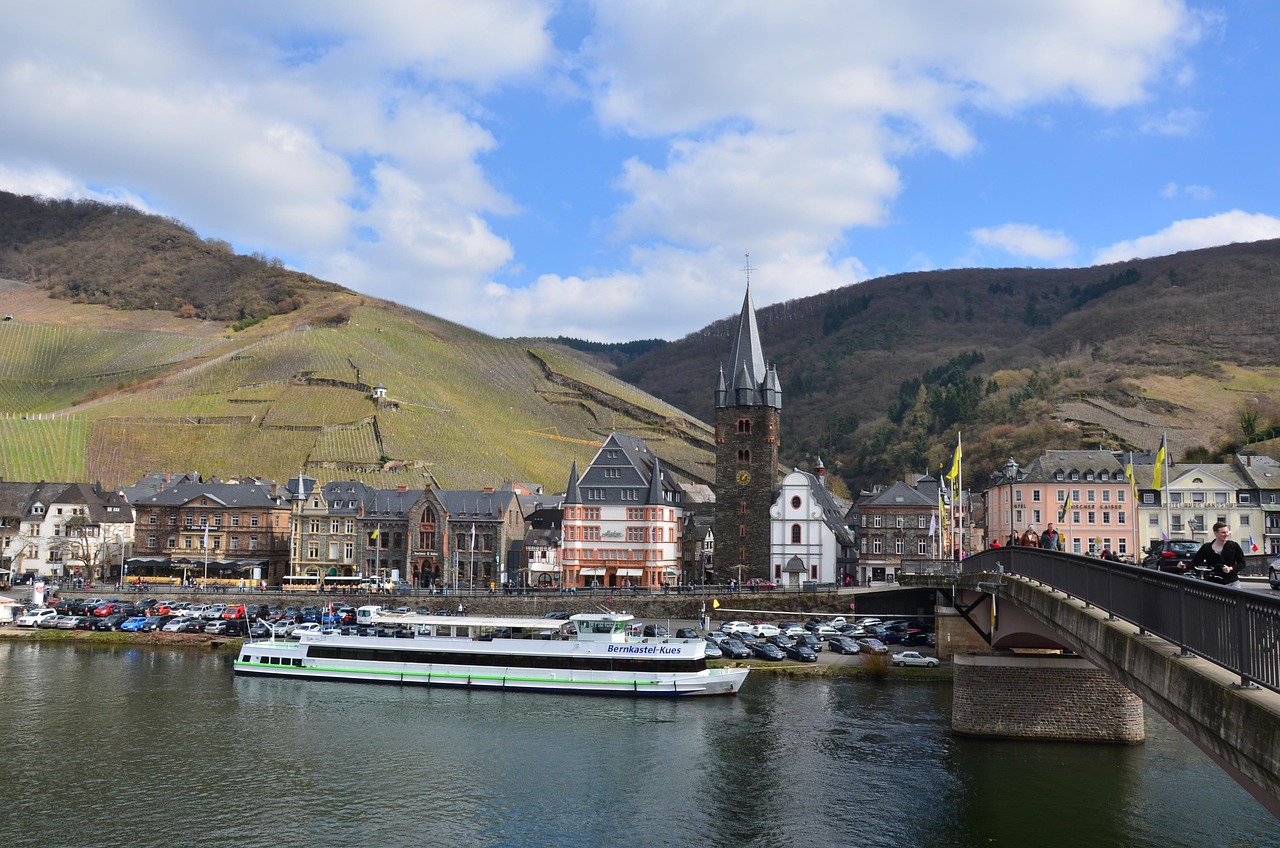 d&eacute;couvrez l'&oelig;notourisme : parcourez les vignobles, participez &agrave; des d&eacute;gustations de vins et vivez une exp&eacute;rience unique au c&oelig;ur des r&eacute;gions viticoles.