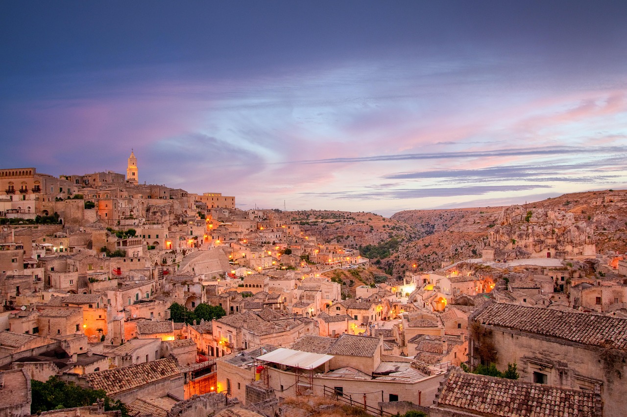 d&eacute;couvrez la basilicata, une r&eacute;gion authentique d'italie entre mer et montagne, riche en histoire, paysages naturels et traditions culinaires.