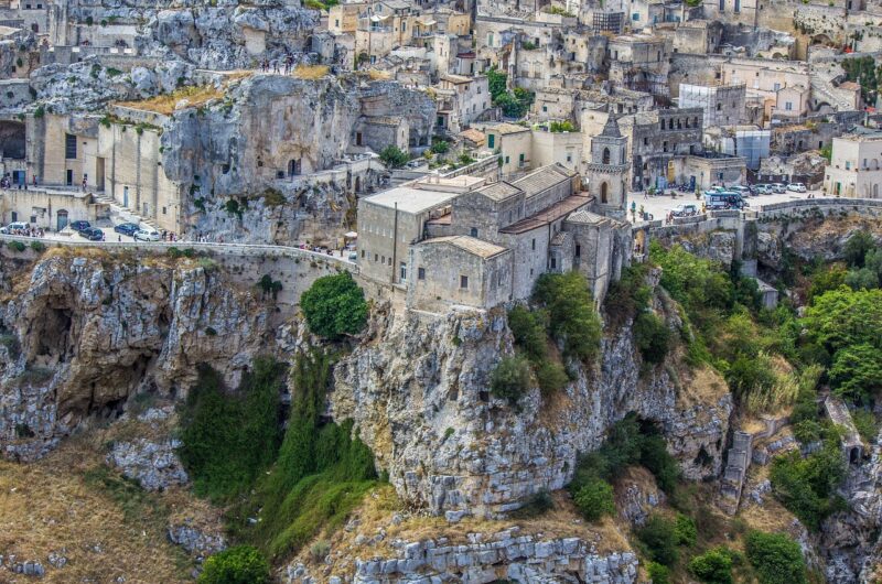 d&eacute;couvrez la basilicata, une r&eacute;gion authentique d'italie riche en histoire, paysages naturels &eacute;poustouflants et d&eacute;licieuses sp&eacute;cialit&eacute;s culinaires.