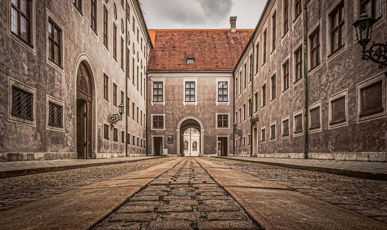 d&eacute;couvrez european secret city, une destination myst&eacute;rieuse et fascinante pleine d'histoires cach&eacute;es et de tr&eacute;sors m&eacute;connus en europe. plongez dans une aventure unique au c&oelig;ur de la vieille europe.