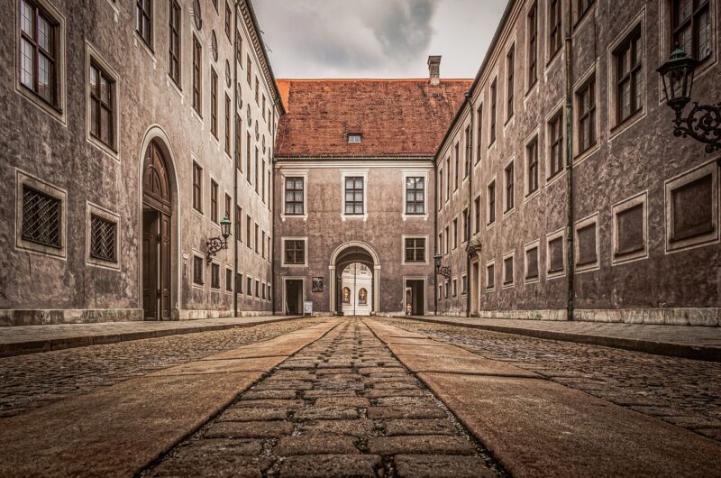 d&eacute;couvrez european secret city, une destination myst&eacute;rieuse et fascinante pleine d'histoires cach&eacute;es et de tr&eacute;sors m&eacute;connus en europe. plongez dans une aventure unique au c&oelig;ur de la vieille europe.