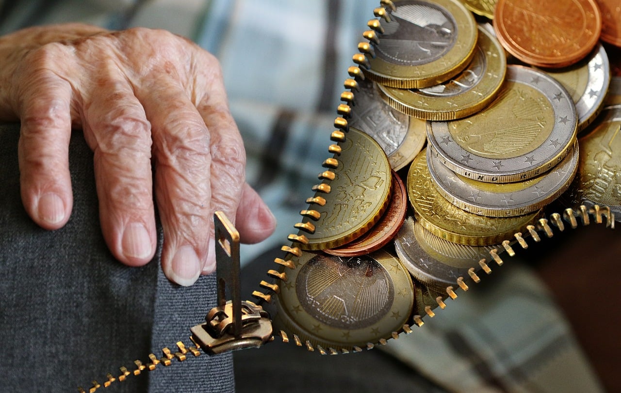 d&eacute;couvrez l'histoire fascinante des anciennes monnaies et leur &eacute;volution au fil du temps. plongez dans le monde des devises d'autrefois et leur impact sur l'&eacute;conomie.