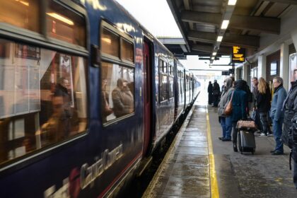 d&eacute;couvrez toutes les informations essentielles sur les gares ferroviaires : horaires, services, plans et conseils pour voyager confortablement en train.